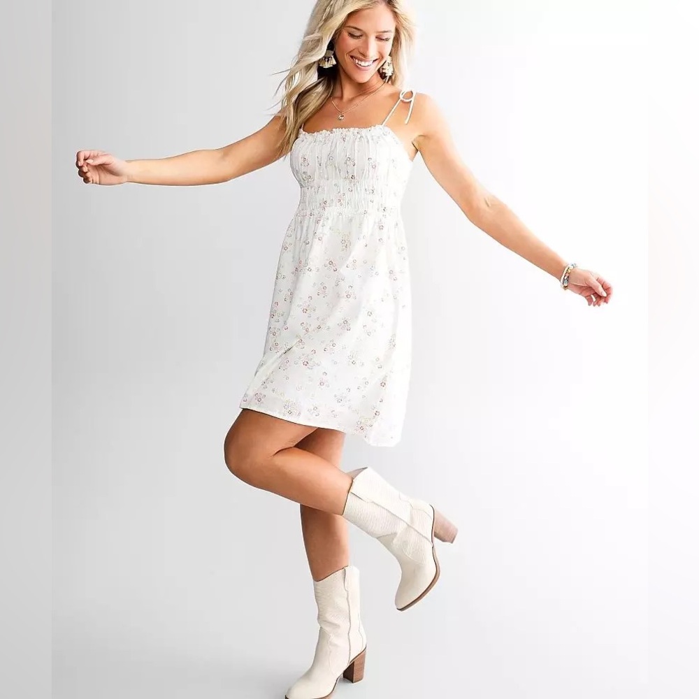 Billabong x Wrangler Floral Little Damsel Dress in Salt Crystal - Picture 3 of 11